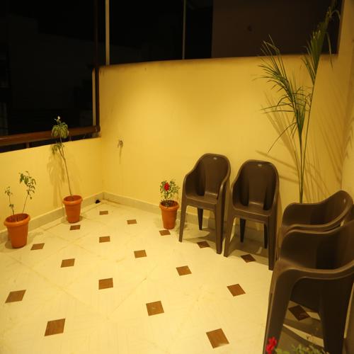 ShivAOM Family Homestay